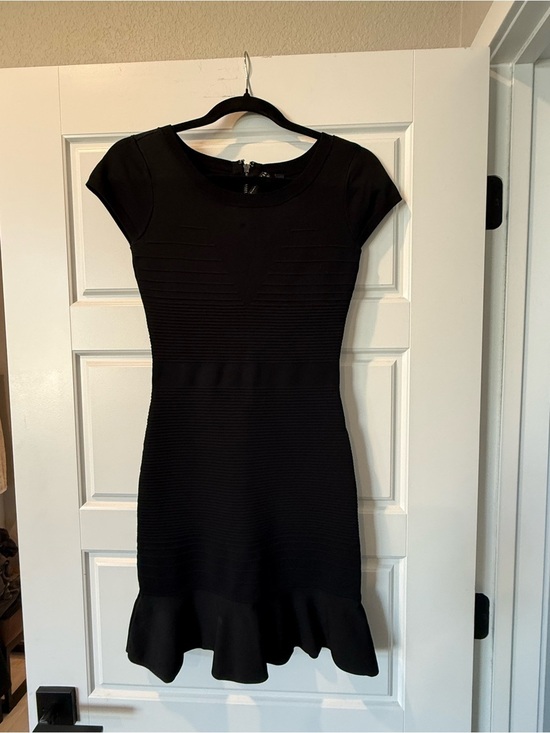Guess Dresses & Skirts - Guess Black Cap-Sleeve Ruffle-Hem Bandage Mini Dress